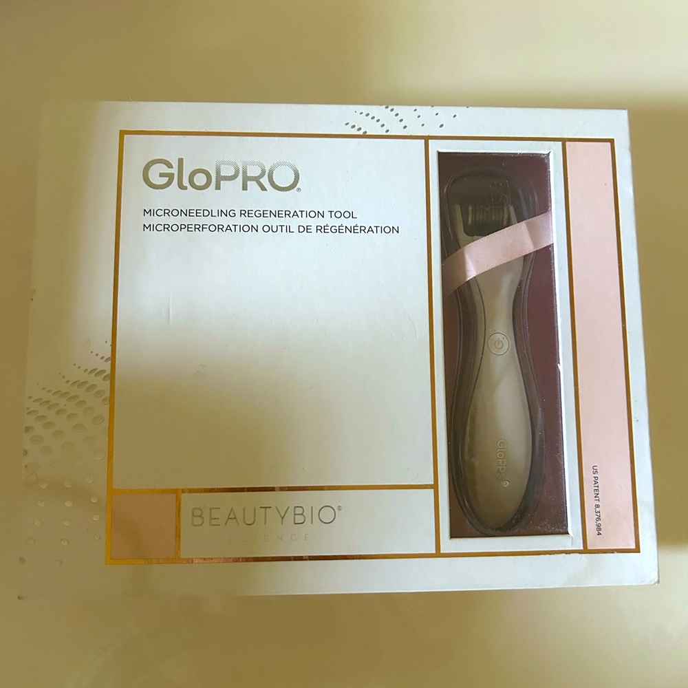 GloPRO Microneedling Tool
